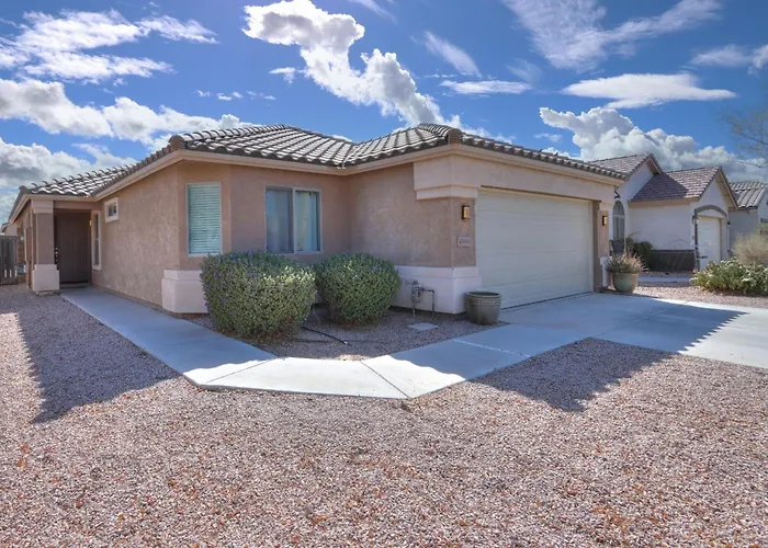 New! Family And Dog Friendly Maricopa Home With Grill & Patio