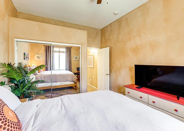 Private Hot Tub: Pet-Friendly Maricopa Escape!